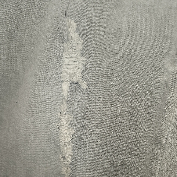 Blue Asphalt Junior's Distressed Gray Skinny Jeans Size 13/31 - Picture 8 of 11
